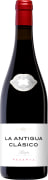 La Antigua Clasico Reserva 2015  Front Bottle Shot