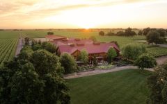 Oak Farm Vineyards  Winery Image