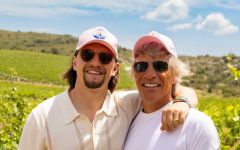 Hampton Water Born in France & Raised in The Hamptons Winery Image