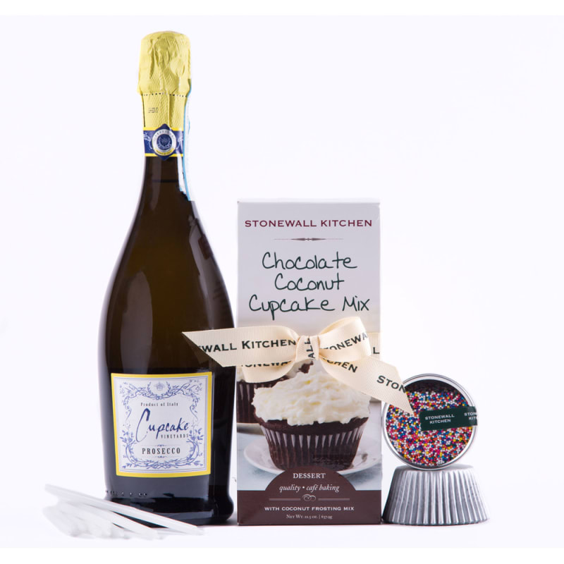 Cupcakes & Sparkling Wine Gift Set Gift Product Image
