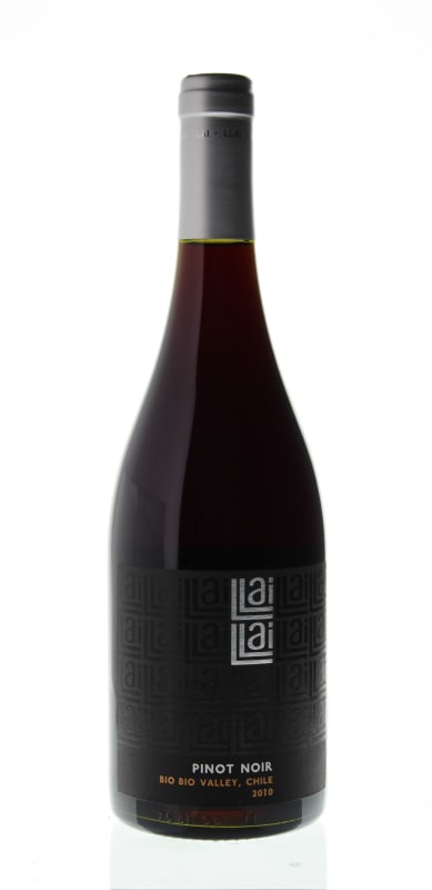 Llai Llai Pinot Noir 2010 Front Bottle Shot