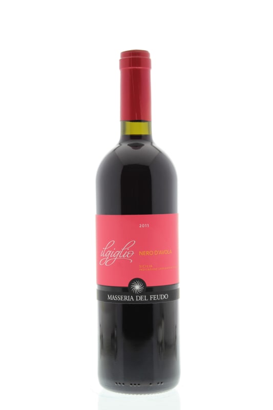 Masseria del Feudo Il Giglio Nero d'Avola 2011 Front Bottle Shot