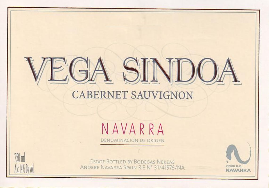 Bodegas Nekeas Vega Sindoa Cabernet Sauvignon 2010 Front Label