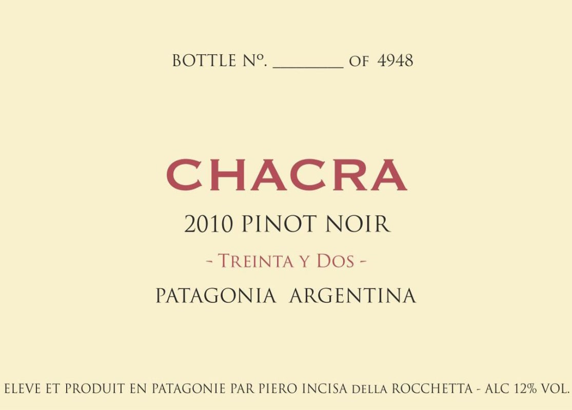 Bodega Chacra Treinta y Dos Pinot Noir 2010 Front Label
