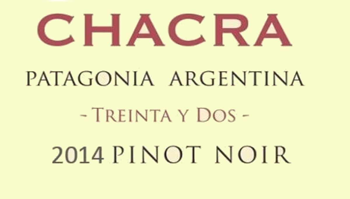 Bodega Chacra Treinta y Dos Pinot Noir 2014 Front Label