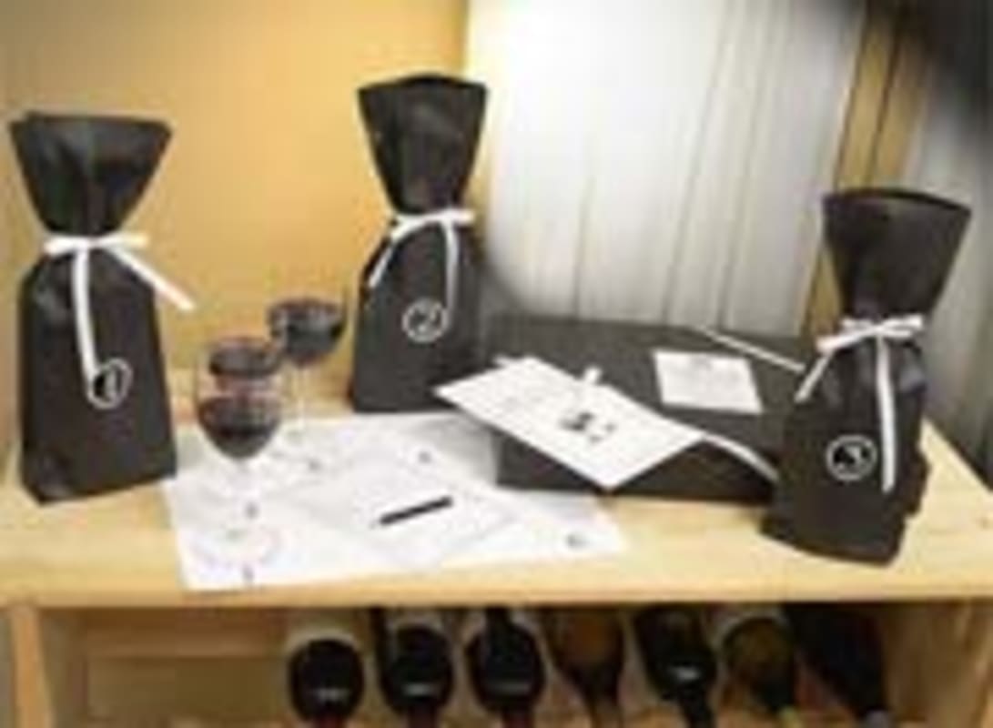 Blind Wine Tasting Kit Gift Product Image