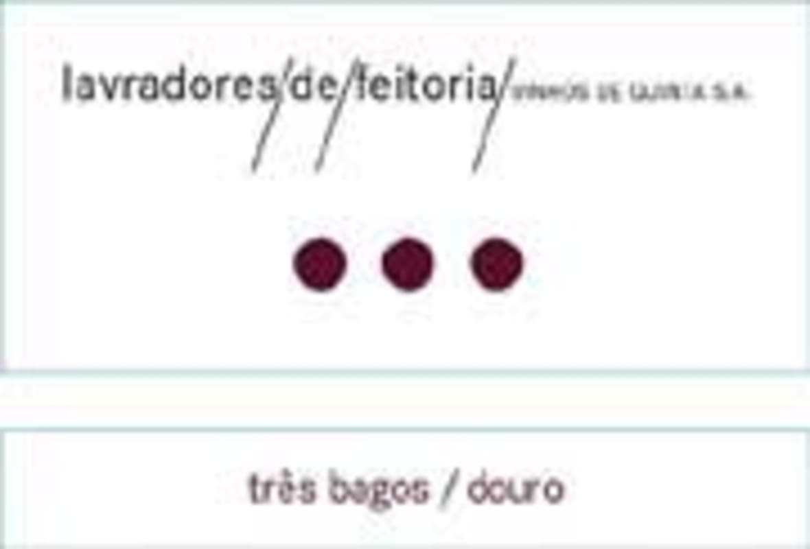 Lavradores de Feitoria Tres Bagos 2004 Front Label