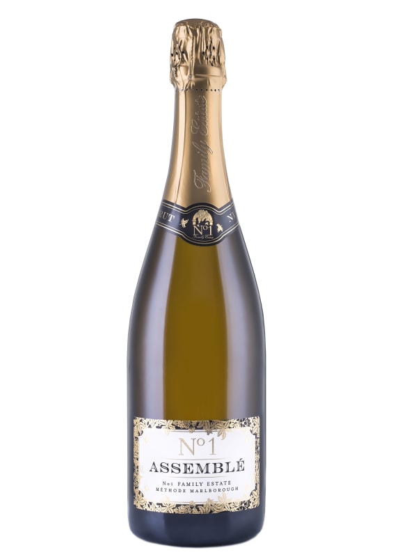 No.1 Family Estate Assemble Methode Traditionelle Front Bottle Shot