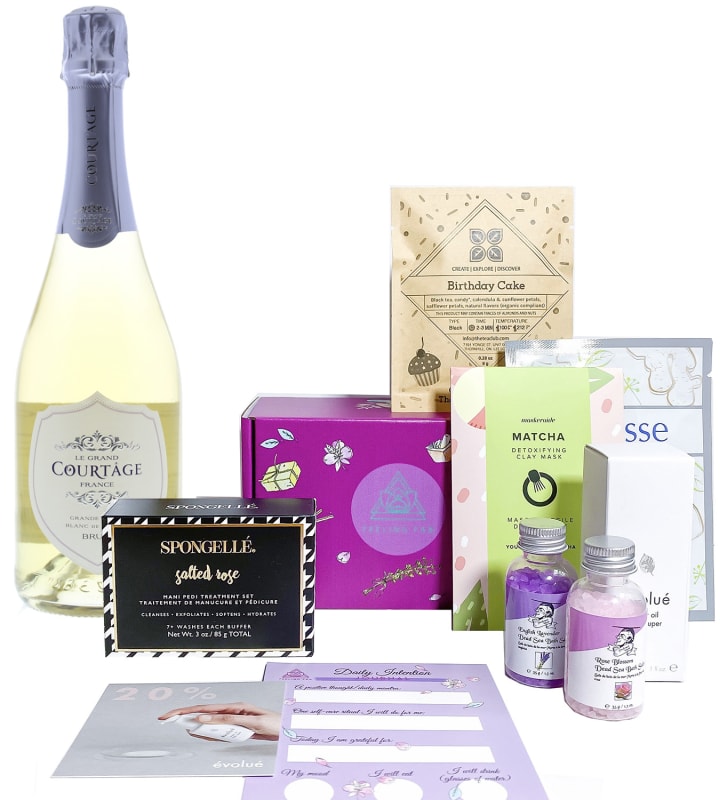 92 Point Sparkling Wine & Spa Gift Set Gift Product Image