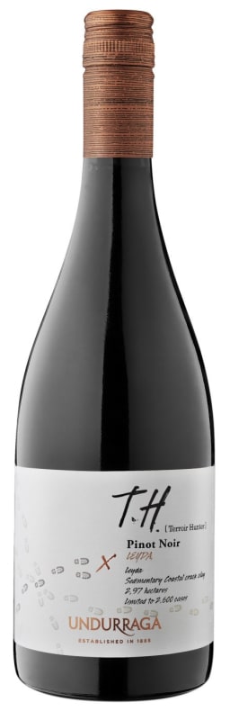 Undurraga Terroir Hunter Pinot Noir 2014 Front Bottle Shot