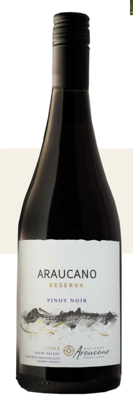 Hacienda Araucano Reserva Pinot Noir 2015 Front Bottle Shot