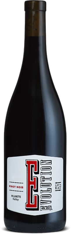 Sokol Blosser Evolution Pinot Noir 2018 Front Bottle Shot