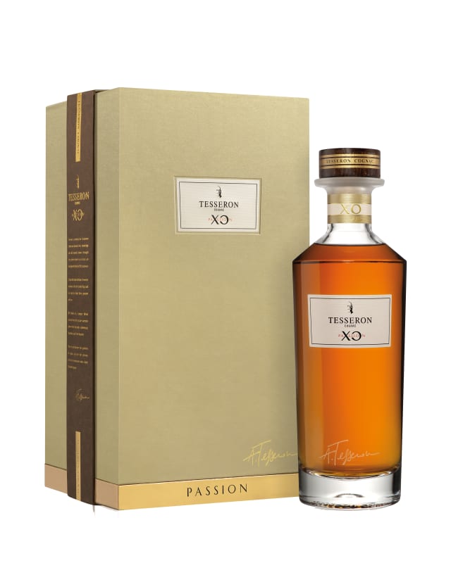 Tesseron Passion XO Cognac with Gift Box Front Bottle Shot