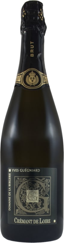 Domaine de la Bergerie Cremant de Loire Brut 2021 Front Bottle Shot