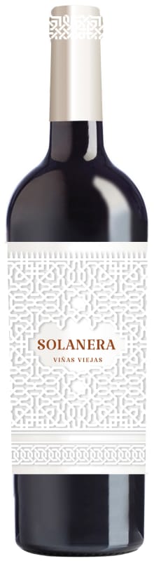 Bodegas Castano Solanera 2015 Front Bottle Shot