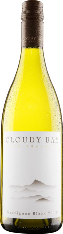 Cloudy Bay Sauvignon Blanc 2018 Front Bottle Shot