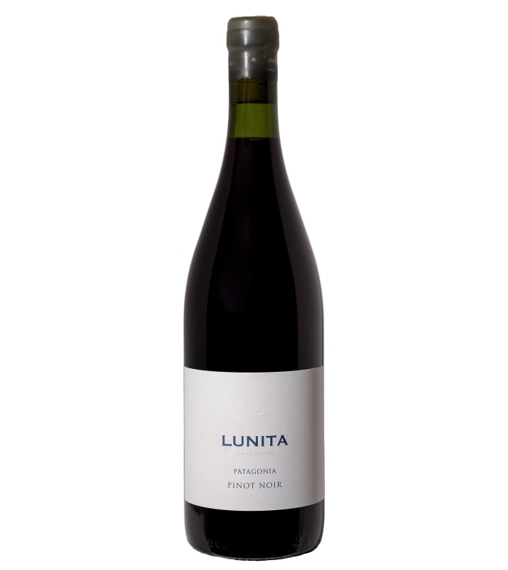 Bodega Chacra Lunita Pinot Noir 2022 Front Bottle Shot