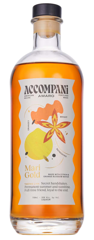 Accompani Mari Gold Amaro Front Bottle Shot